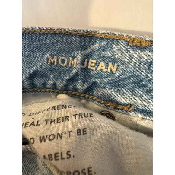 American Eagle Light Wash Distressed Mom Jean Size 14 - Picture 5 of 6